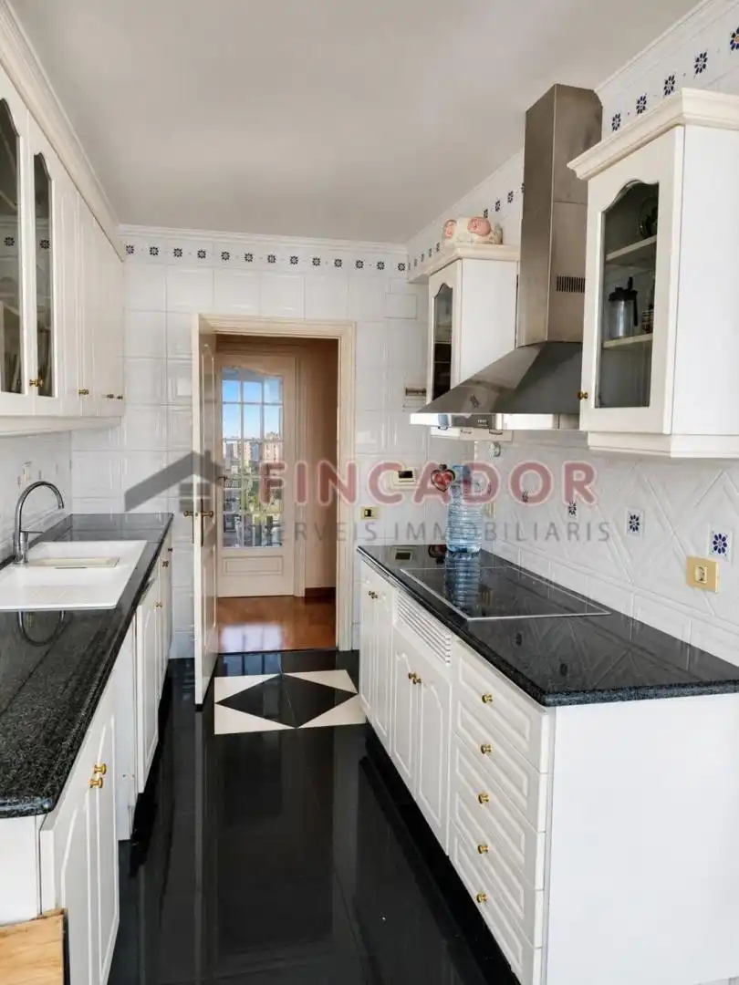 Cocina de Piso en venta en Barcelona con Calefacción y Parquet