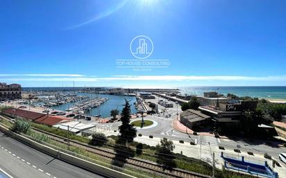 Vista exterior de Pis en venda en Arenys de Mar amb Aire condicionat, Calefacció i Terrassa