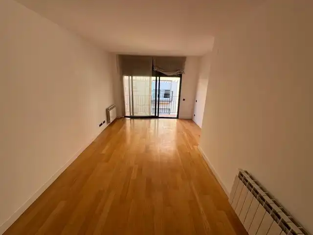 Sala d'estar de Pis de lloguer en Sant Cugat del Vallès amb Calefacció, Parquet i Traster
