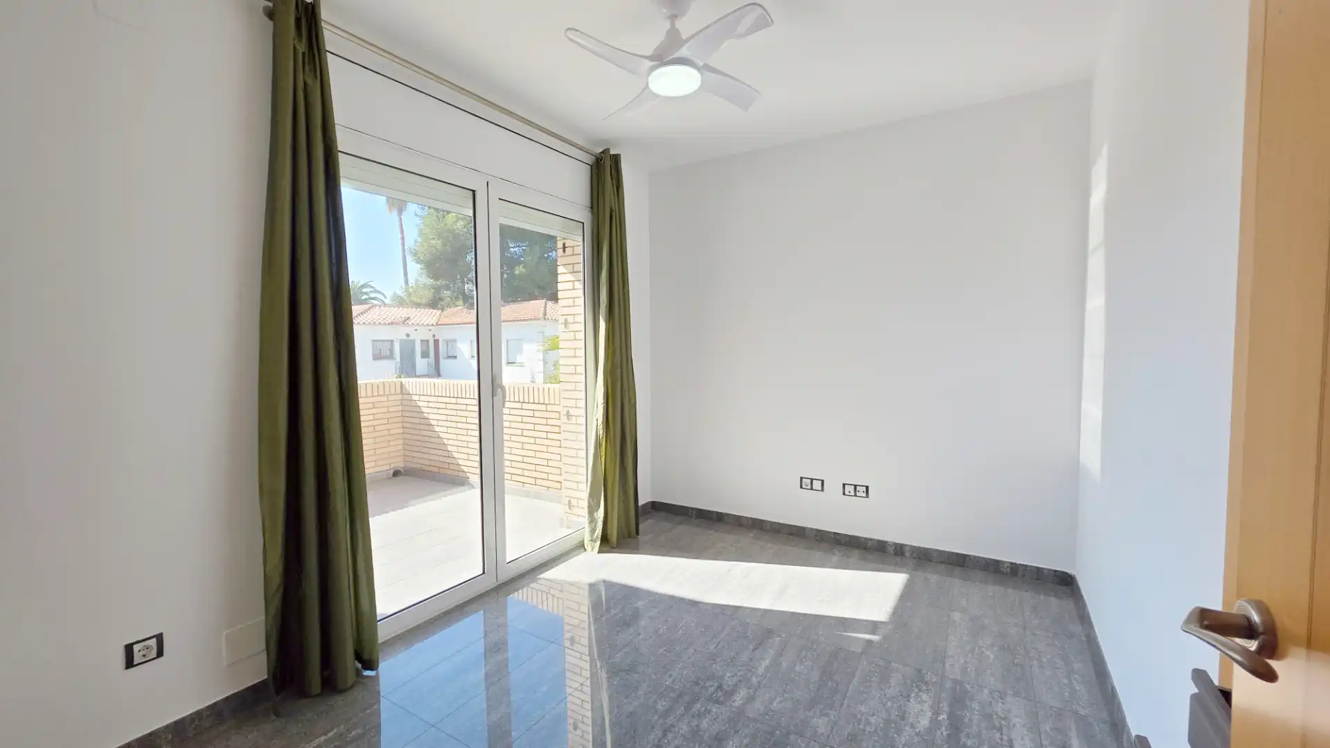 Habitación de Casa o chalet en venta en Tarragona con Calefacción, Jardín privado y Terraza