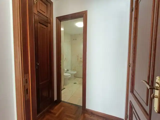 Bathroom of Flat for sale in Vigo   with Heating, Parquet flooring and Oven