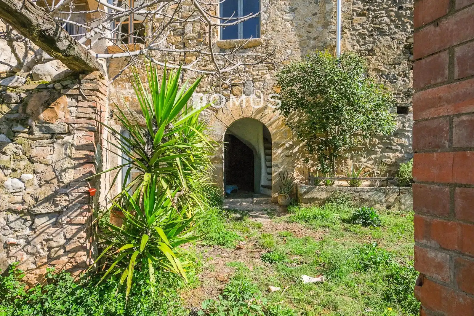 Exterior view of Country homes for sale in Besalú  with Private garden