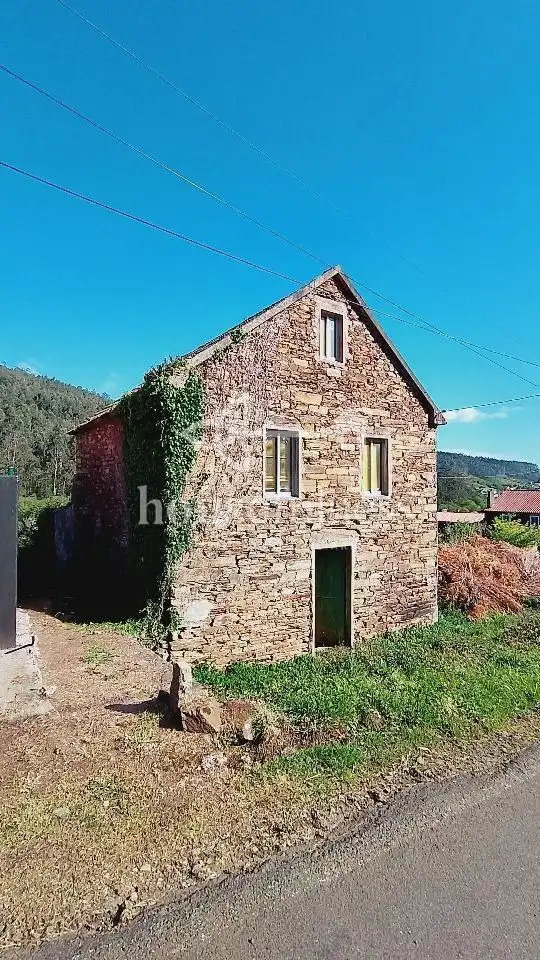 Country house with garden for sale in Cedeira