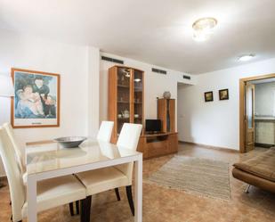 Menjador de Apartament per a compartir en Benidorm amb Aire condicionat i Terrassa