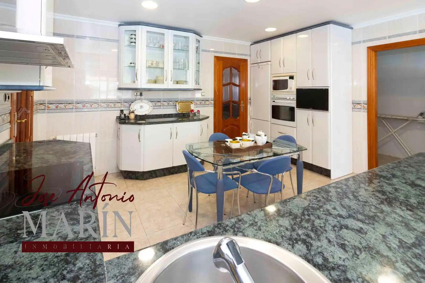 Cocina de Casa o chalet en venta en Salvatierra de los Barros con Aire acondicionado, Terraza y Trastero