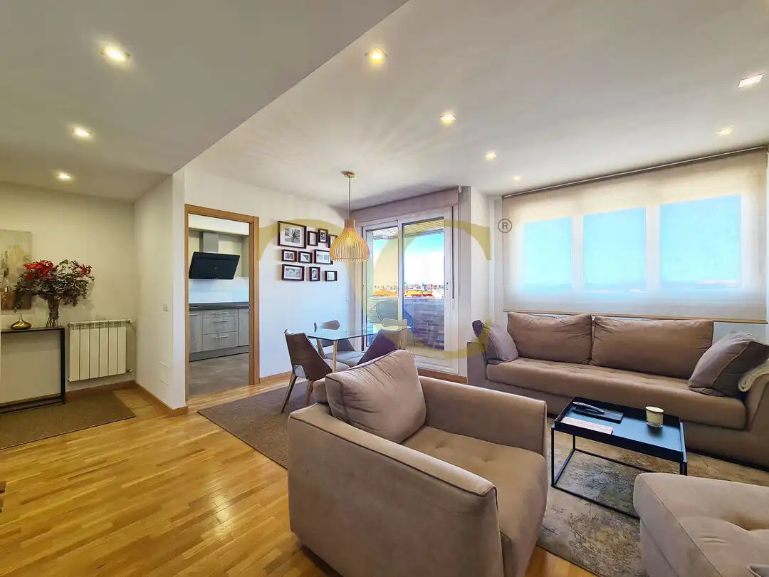 Sala de estar de Piso en venta en Oviedo  con Calefacción, Terraza y Trastero