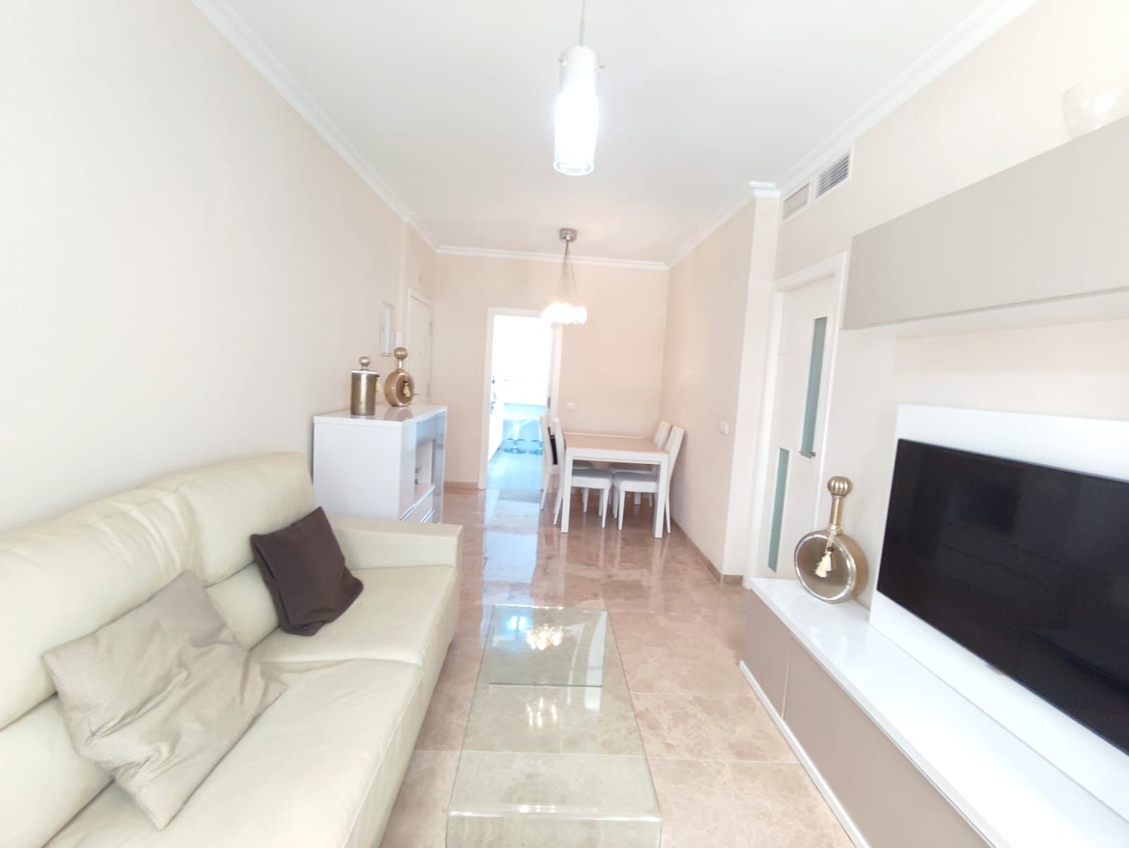 Sala d'estar de Pis en venda en Gibraleón amb Aire condicionat, Traster i Moblat