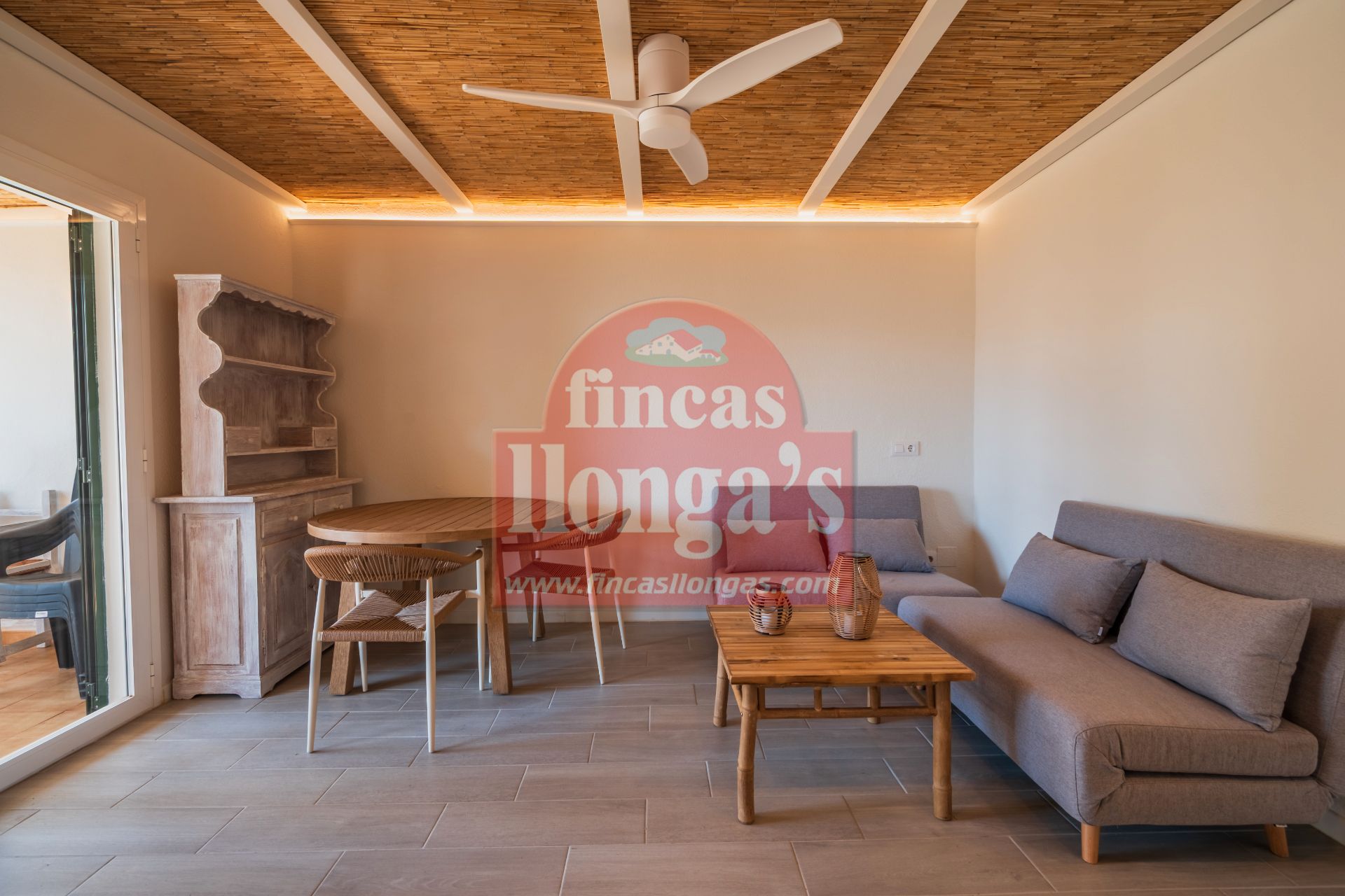 Sala d'estar de Casa adosada en venda en Ciutadella de Menorca amb Aire condicionat, Terrassa i Moblat