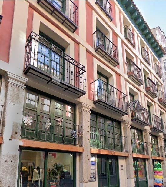 Vista exterior de Piso de alquiler en Valladolid Capital con Aire acondicionado, Calefacción y Trastero
