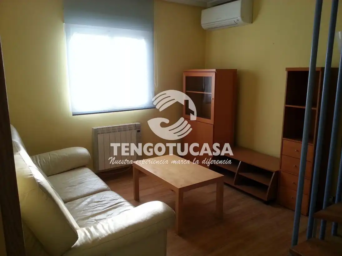 Living room of Flat for rent in Madrid  with Air Conditioner, Heating and Parquet flooring