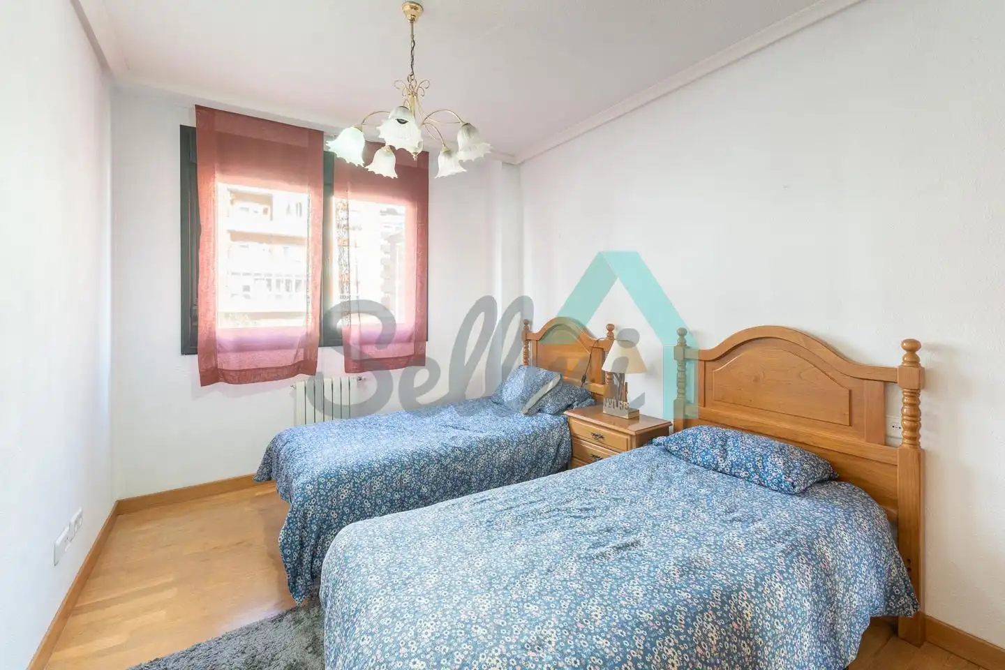 Bedroom of Flat for rent in Oviedo   with Heating, Parquet flooring and Furnished