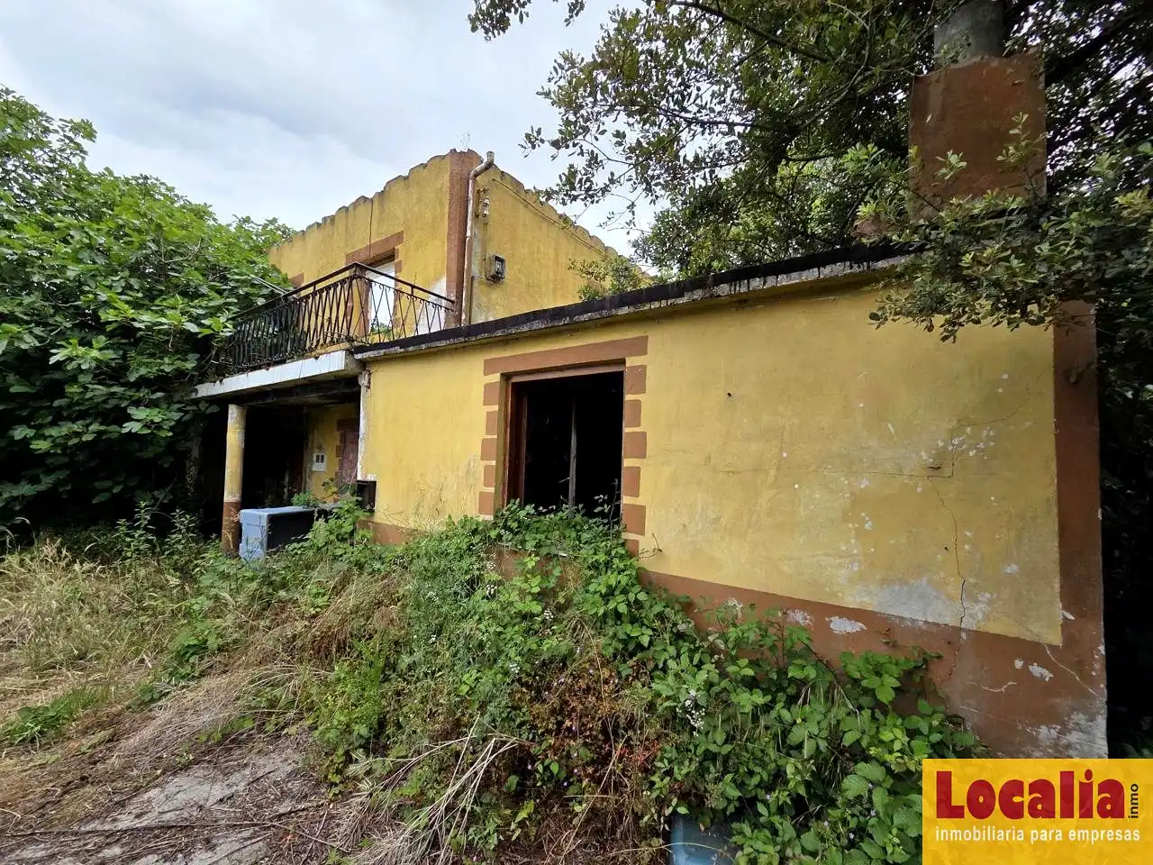 Vista exterior de Residencial en venta en Laredo