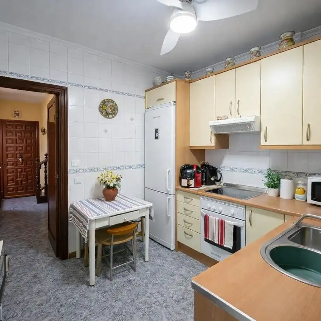Cocina de Casa adosada en venta en Montearagón con Aire acondicionado, Calefacción y Terraza