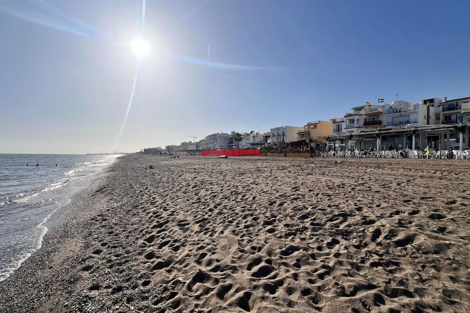 Piso en venta en Calle CIUDAD DE PORCUNA, La Carihuela - Los Nidos