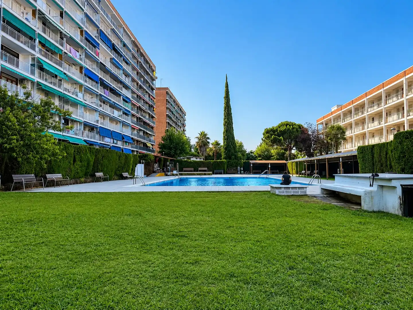 Piscina de Apartamento en venta en Santa Susanna con Terraza, Horno y Piscina comunitaria