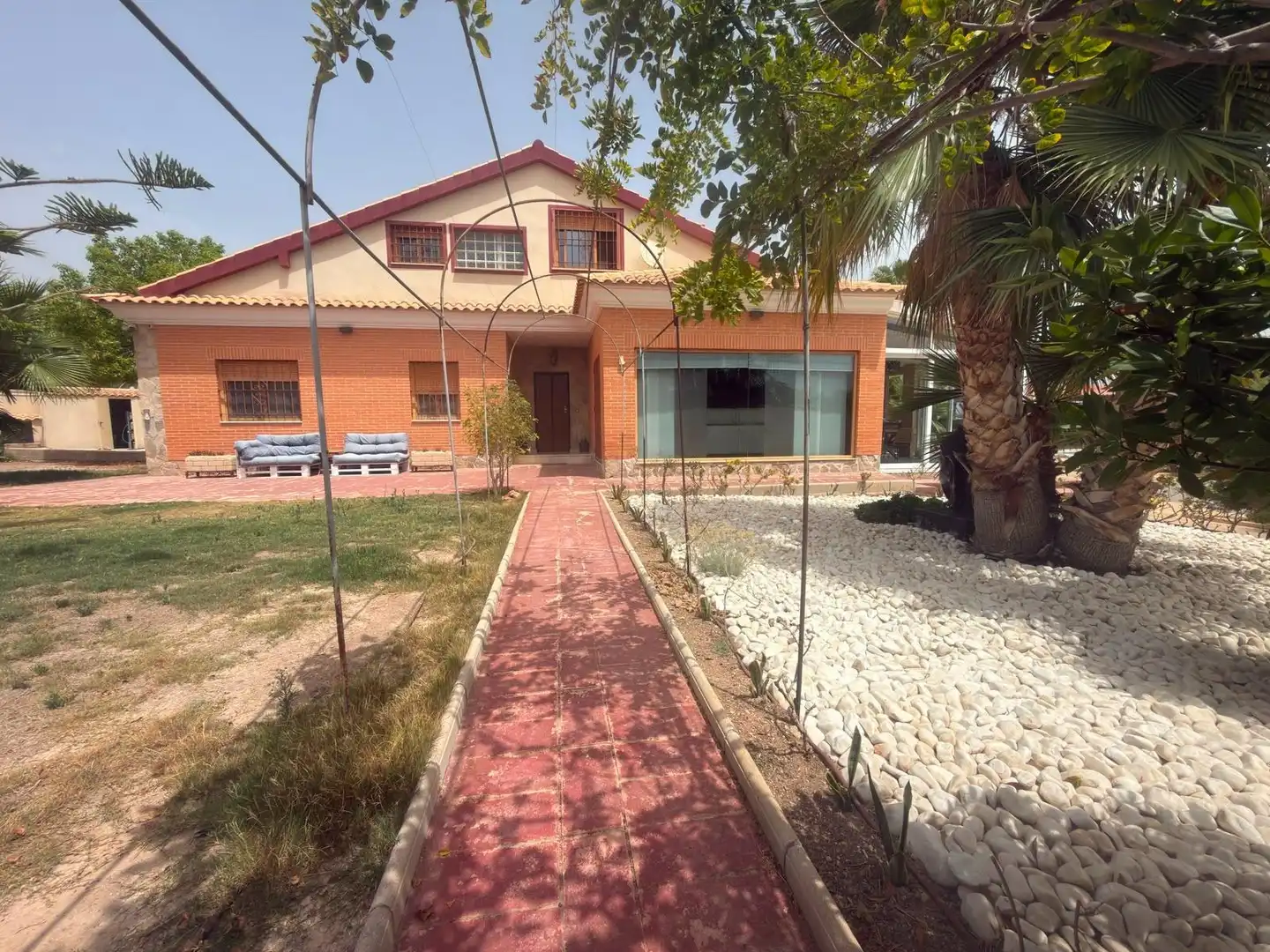 Vista exterior de Casa o xalet en venda en Alicante / Alacant amb Aire condicionat, Calefacció i Jardí privat