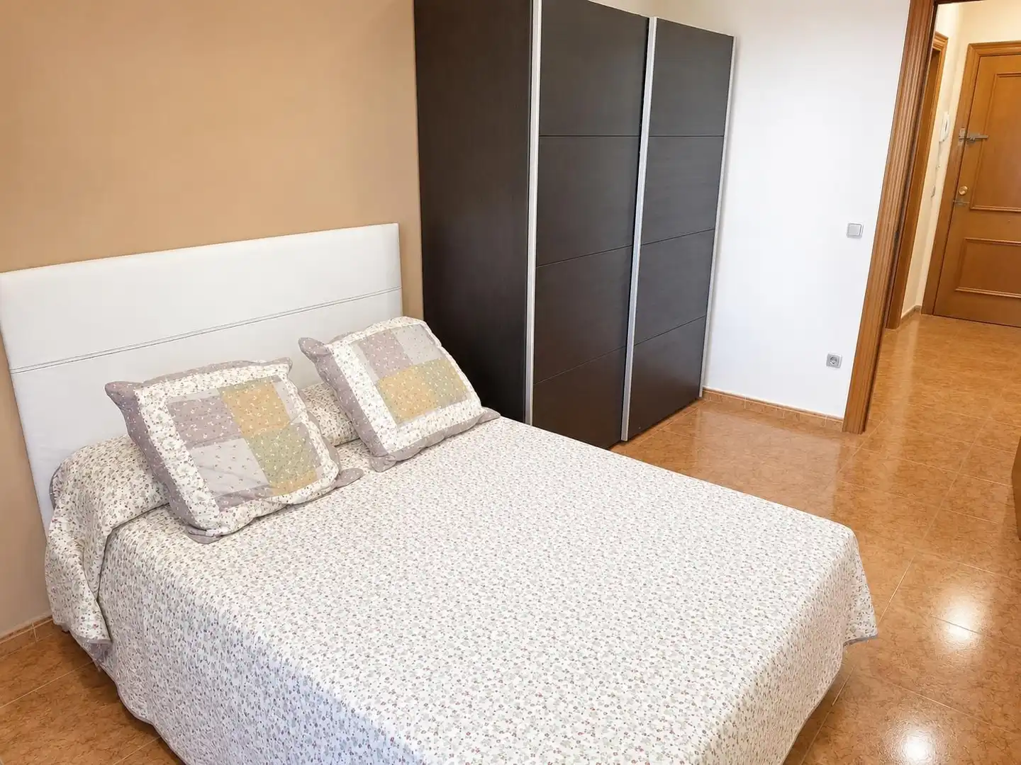 Dormitori de Pis en venda en Pineda de Mar amb Aire condicionat, Terrassa i Alarma