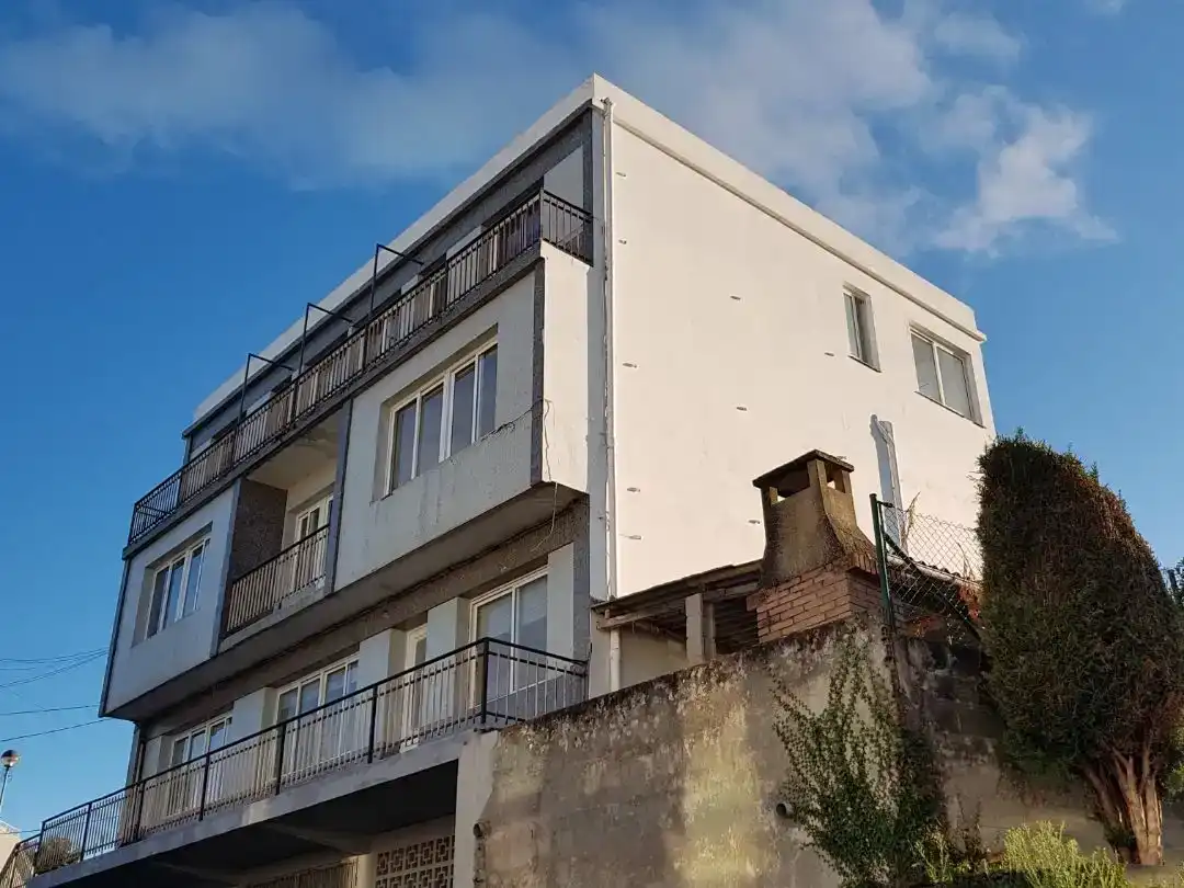 Vista exterior de Casa o xalet en venda en Oleiros amb Balcó