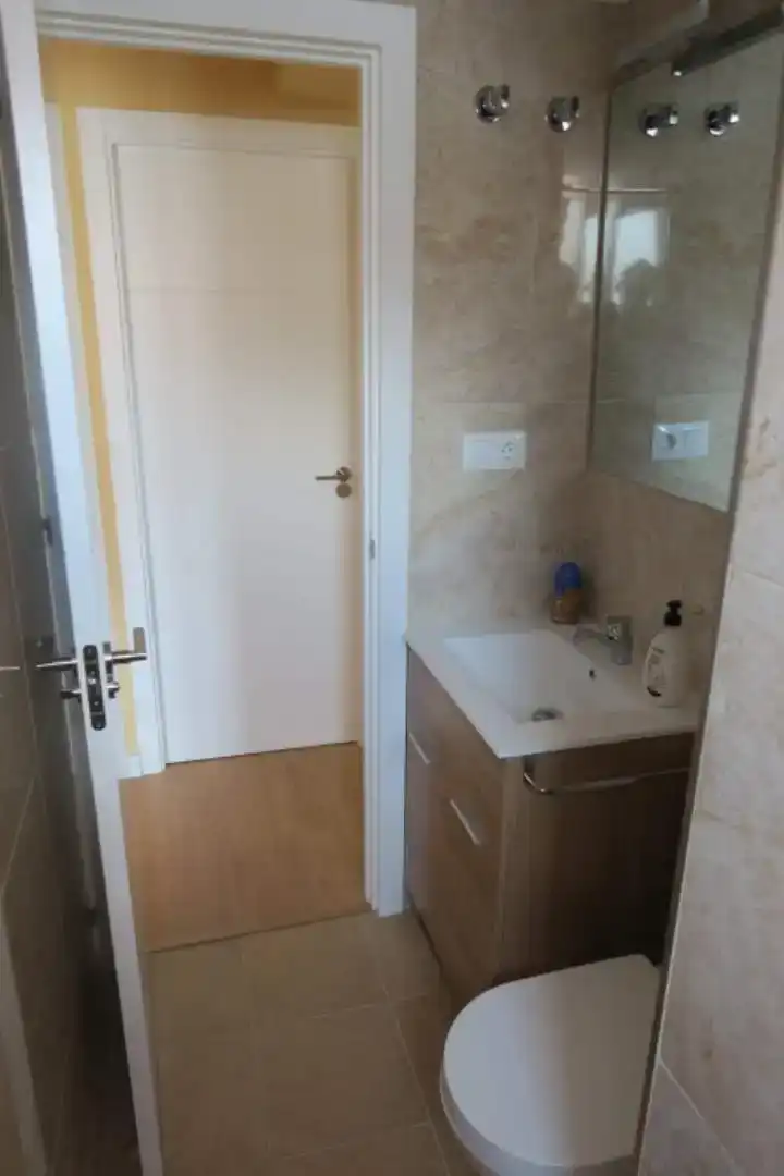 Bany de Apartament per a compartir en Sevilla amb Aire condicionat, Parquet i Moblat