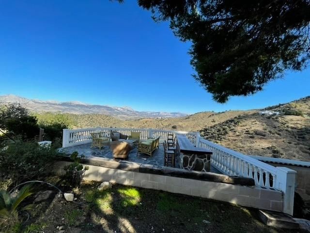 Country house for sale in Casabermeja