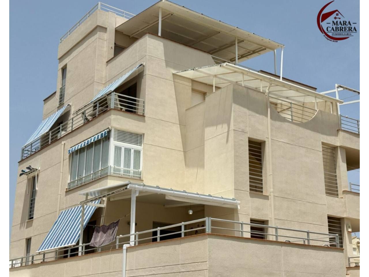 Exterior view of Duplex for sale in Oliva  with Air Conditioner, Terrace and Storage room