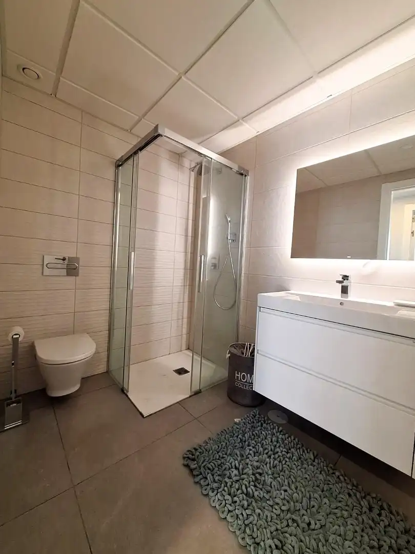 Badezimmer von Wohnung zum Verkauf in Marbella mit Klimaanlage, Heizung und Privatgarten