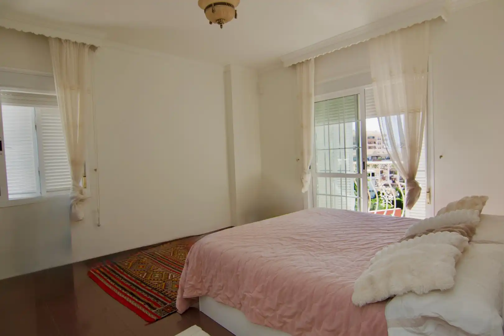 Dormitori de Casa o xalet en venda en Benalmádena amb Calefacció, Jardí privat i Terrassa