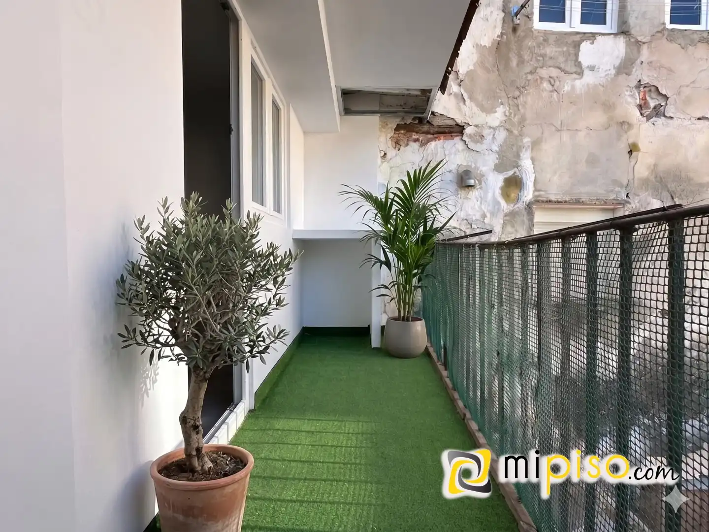Terraza de Piso en venta en Laredo con Calefacción, Amueblado y Balcón