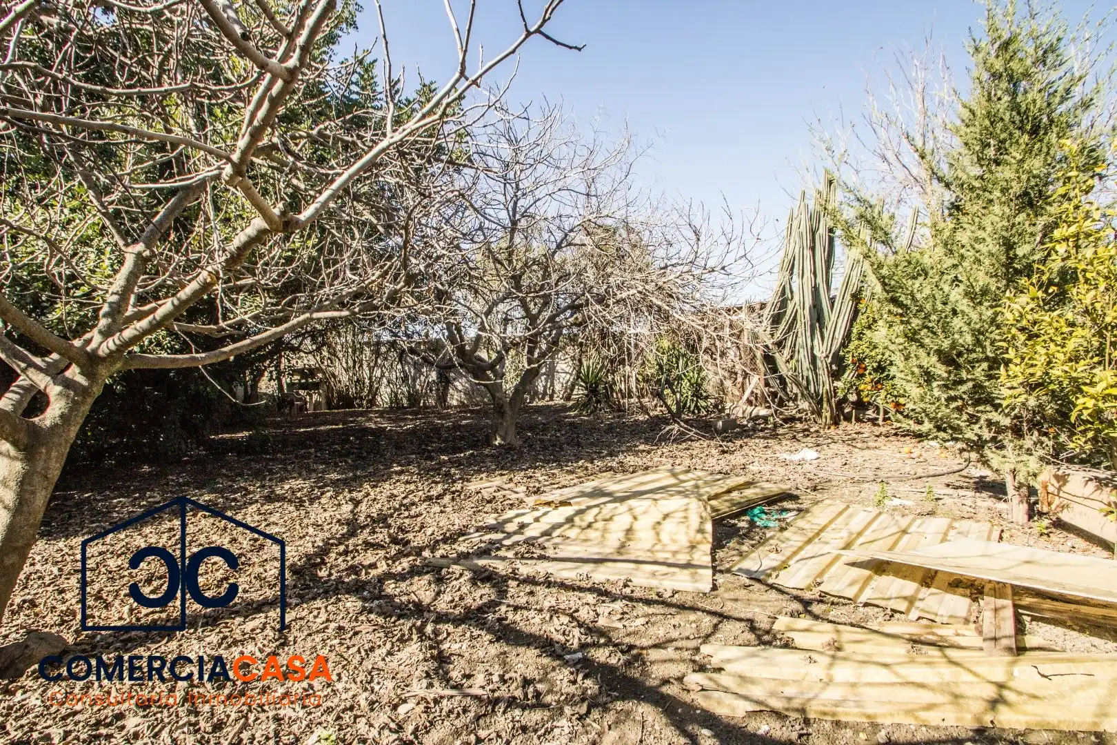 Finca rústica en venda en Churriana de la Vega amb Jardí privat