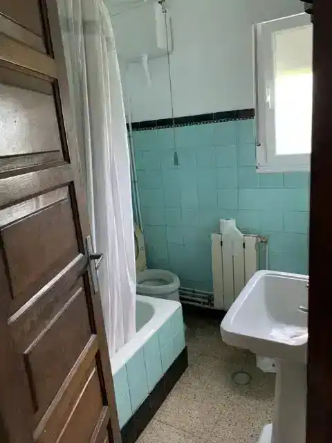 Bany de Casa o xalet en venda en Pontevedra Capital  amb Calefacció, Jardí privat i Traster