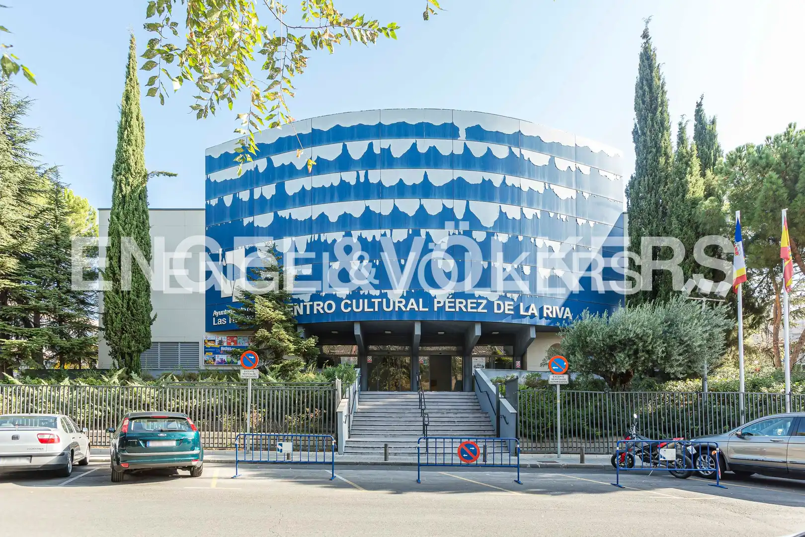 Exterior view of Flat for rent in Las Rozas de Madrid  with Air Conditioner, Heating and Parquet flooring