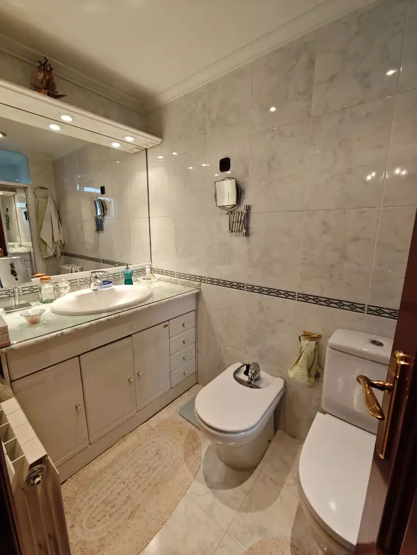 Bathroom of Flat for sale in Durango  with Heating, Furnished and Balcony