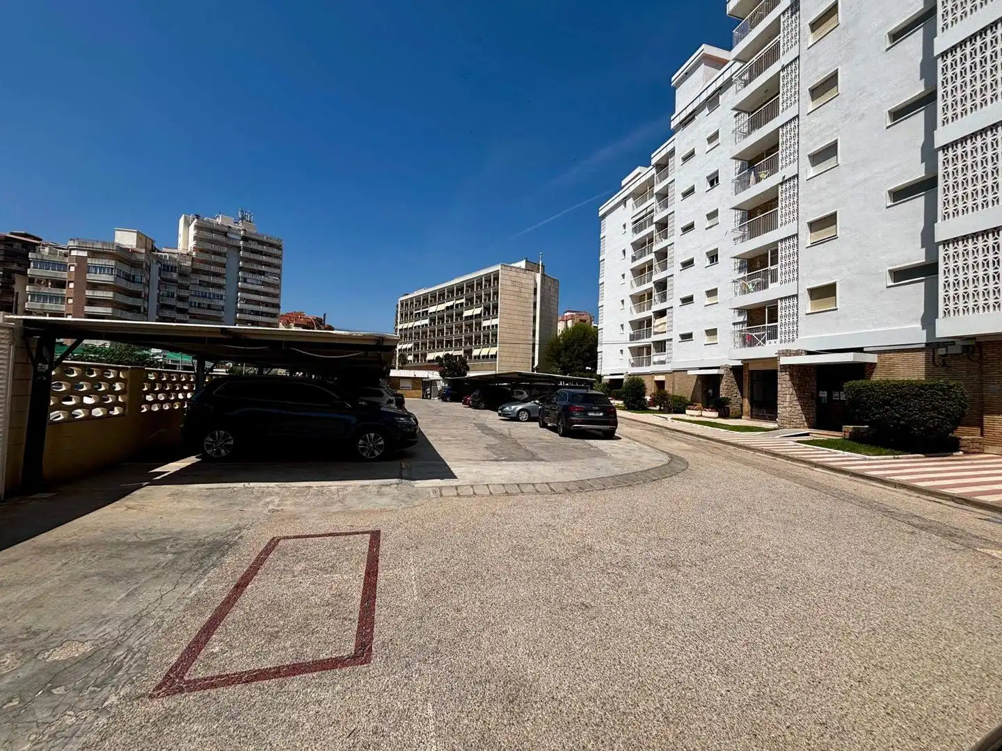 Aparcament de Apartament en venda en Gandia amb Jardí privat, Terrassa i Balcó