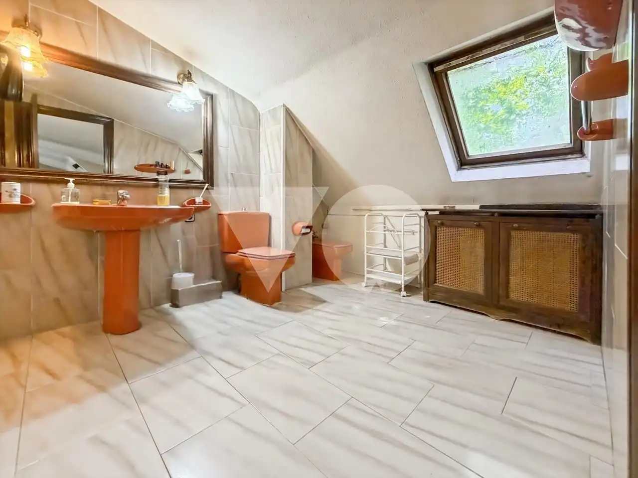 Bany de Casa o xalet en venda en Madrid amb Calefacció, Jardí privat i Parquet
