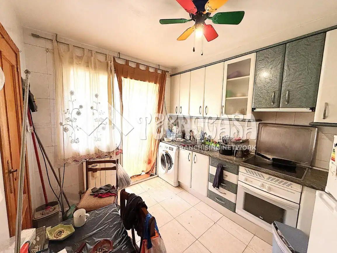 Cocina de Casa adosada en venta en Huete con Calefacción, Amueblado y Piscina comunitaria