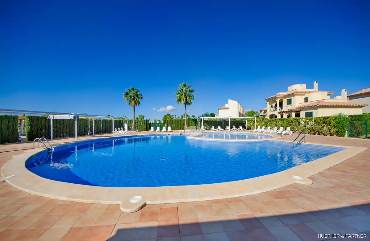 Casa unifamiliar en comunidad bien cuidada con piscina  cerca de la playa de ensueño Es Trenc, imatge 2
