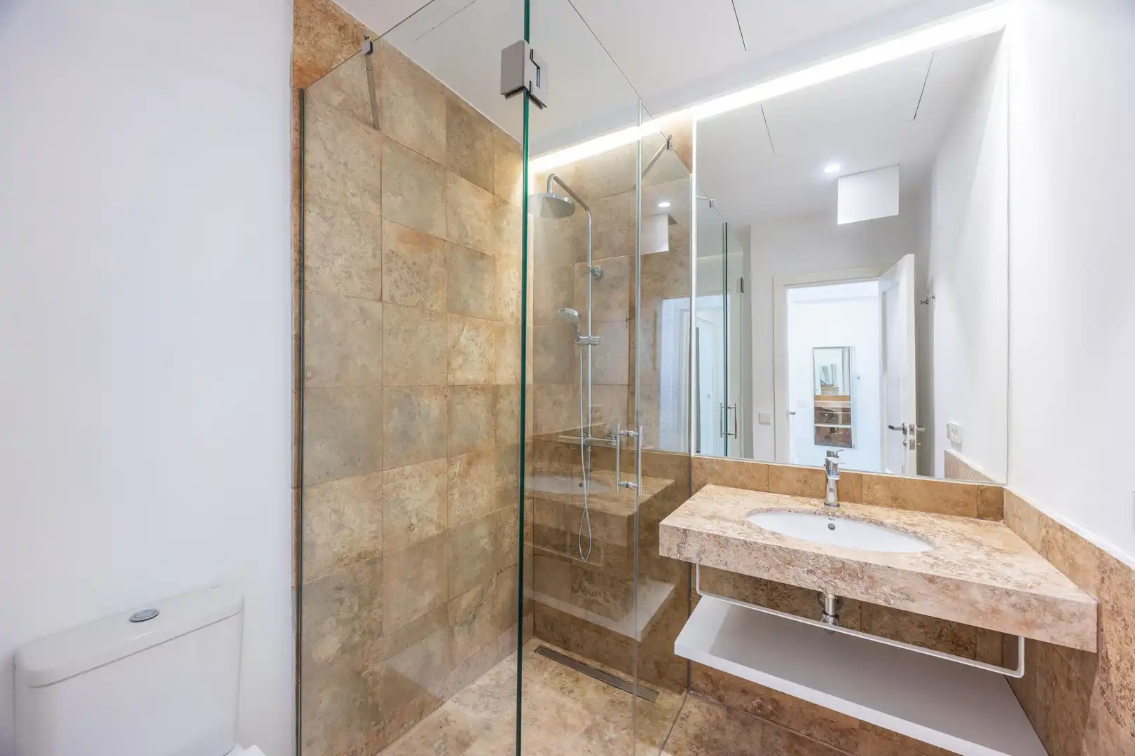 Bathroom of Detached homes for sale in Sotogrande  with Air Conditioner, Private garden and Terrace