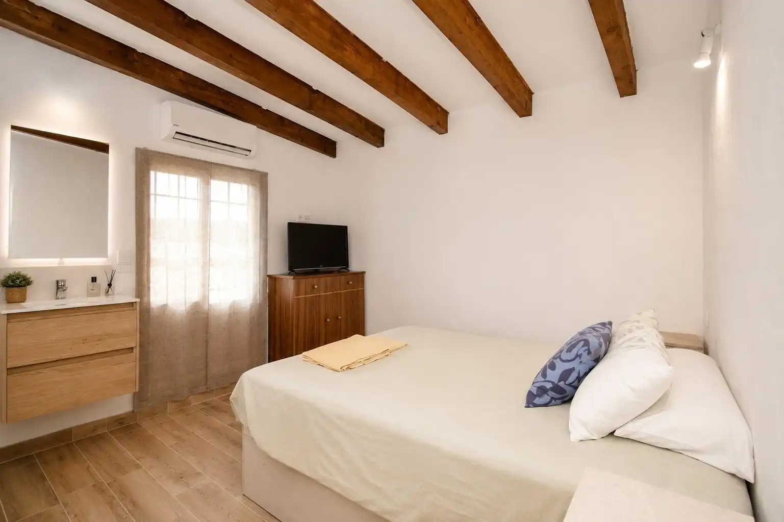 Dormitori de Finca rústica en venda en Sa Pobla amb Terrassa