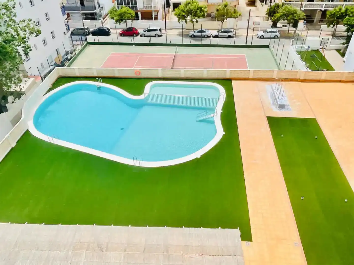 Swimming pool of Flat for rent in Gandia  with Air Conditioner, Swimming Pool and Balcony