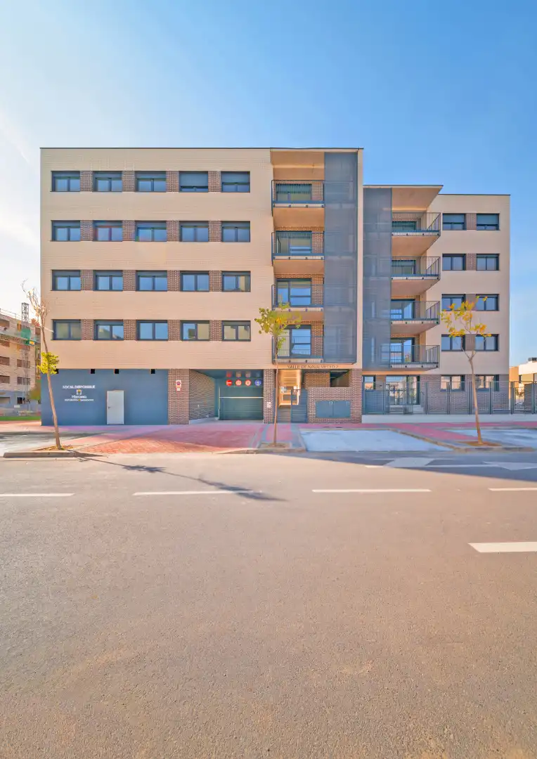 Parking with lift for sale in Calle del Valle de Navalmedio 2, imagen 2