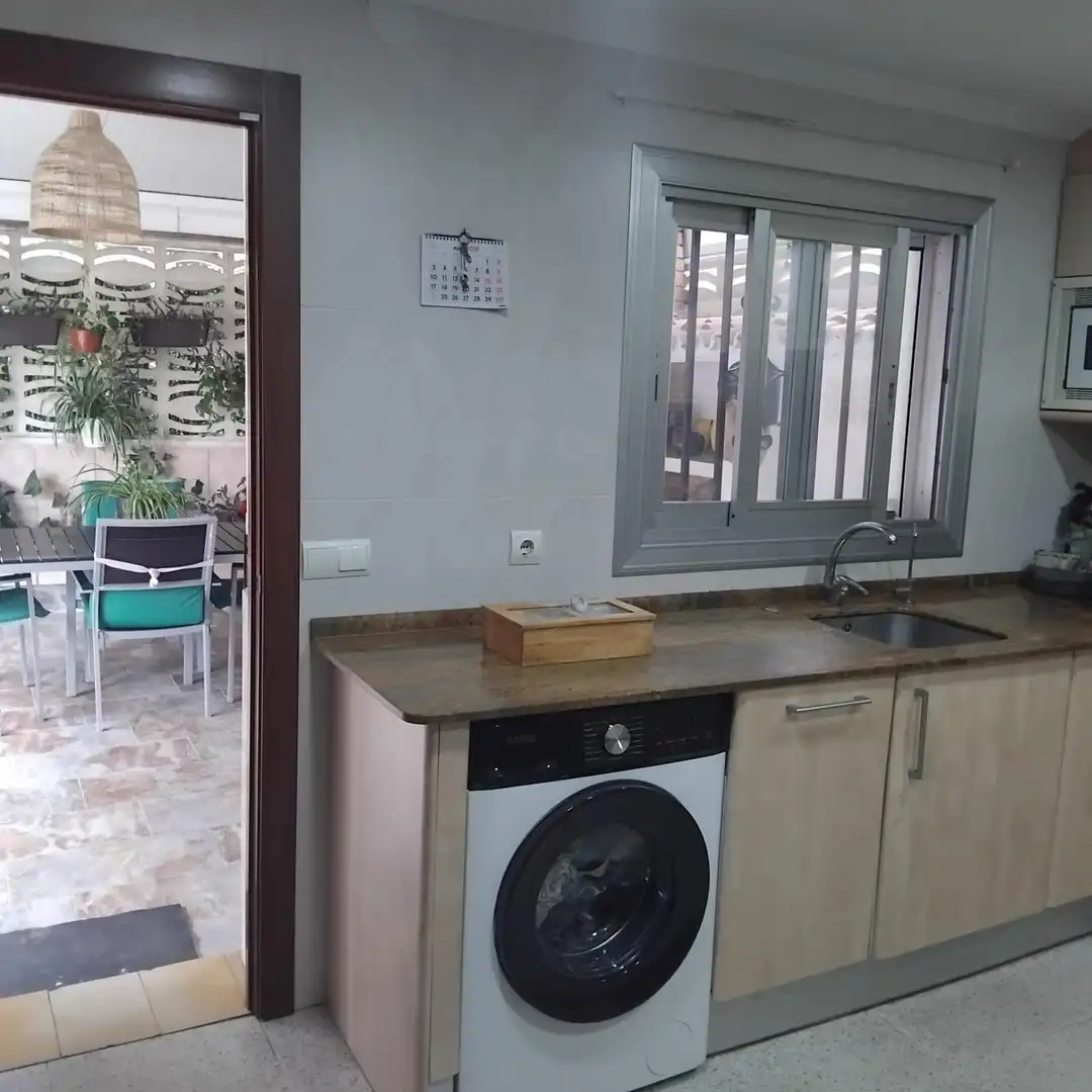 Cuina de Casa o xalet en venda en Salou amb Jardí privat, Terrassa i Traster