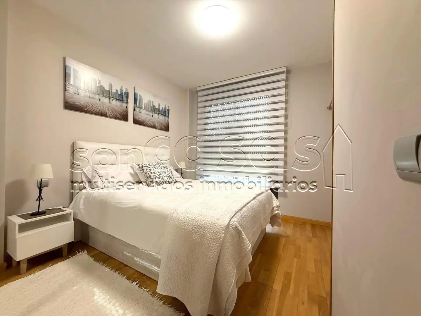 Dormitori de Apartament de lloguer en Madrid amb Aire condicionat, Calefacció i Piscina