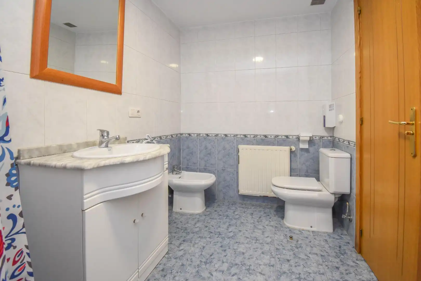 Bathroom of Flat for rent in Culleredo  with Heating, Storage room and Balcony