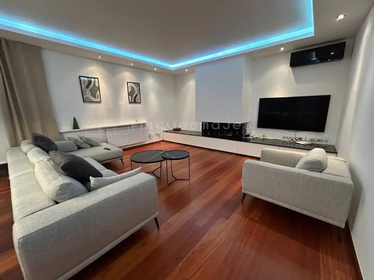 Living room of Houses for sale in Castelldefels  with Air Conditioner, Heating and Private garden