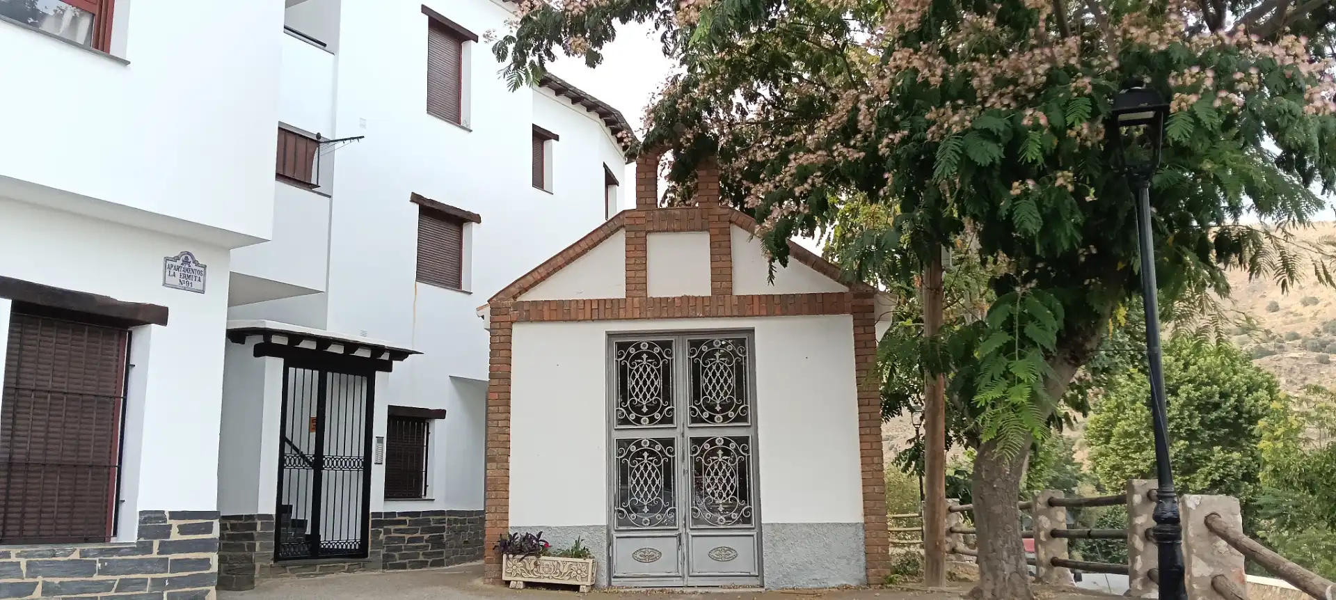 Vista exterior de Apartamento en venta en Alpujarra de la Sierra con Terraza