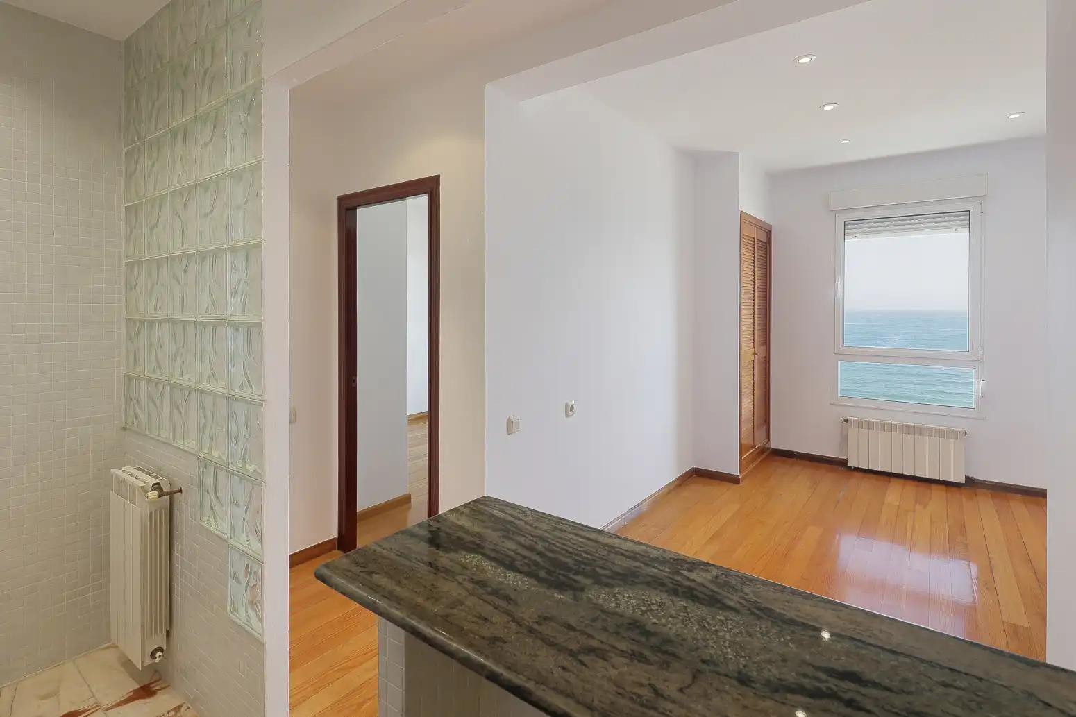 Àtic en venda en Gijón  amb Calefacció, Parquet i Terrassa