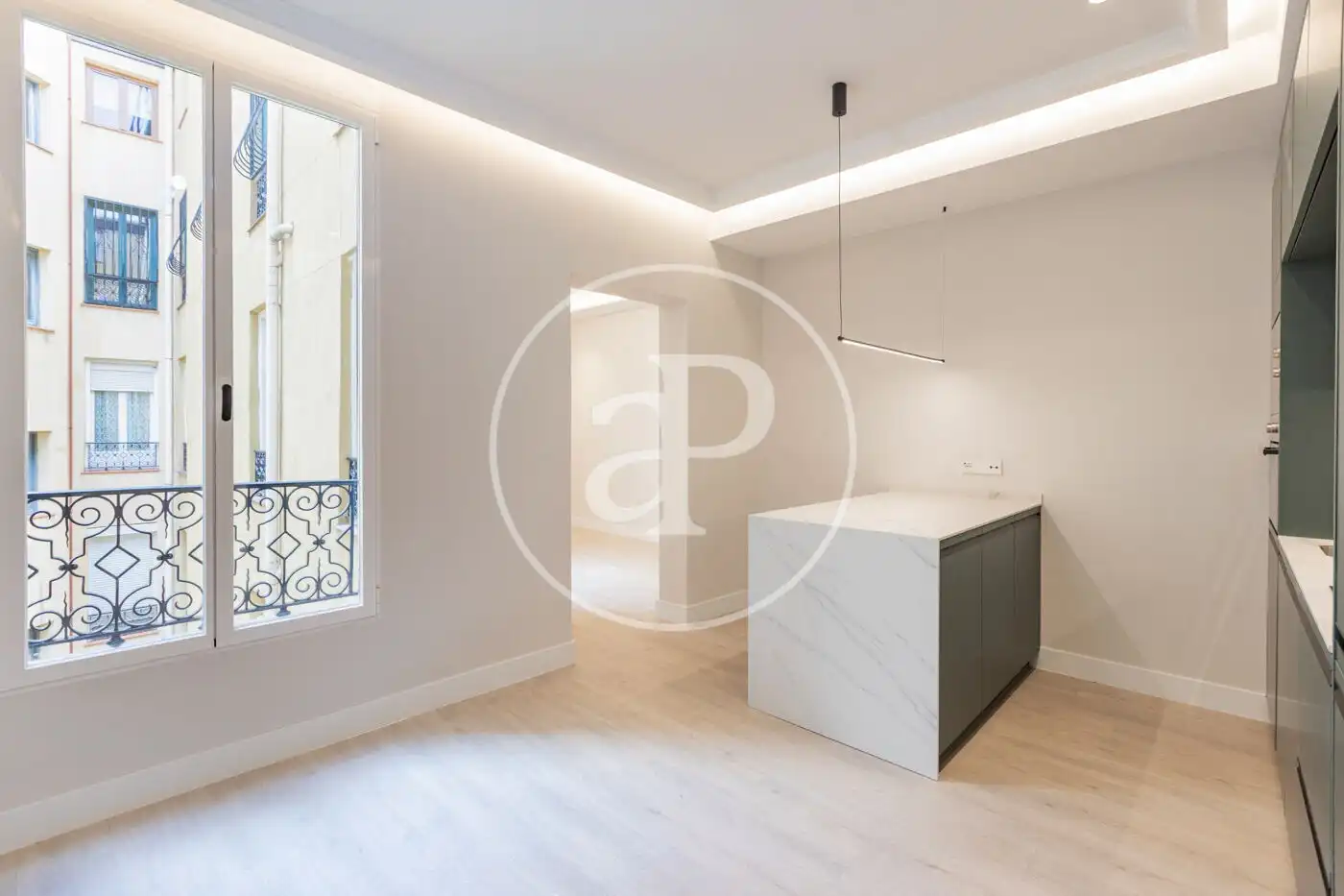 Flat for sale in  Madrid Capital  with Air Conditioner, Heating and Private garden