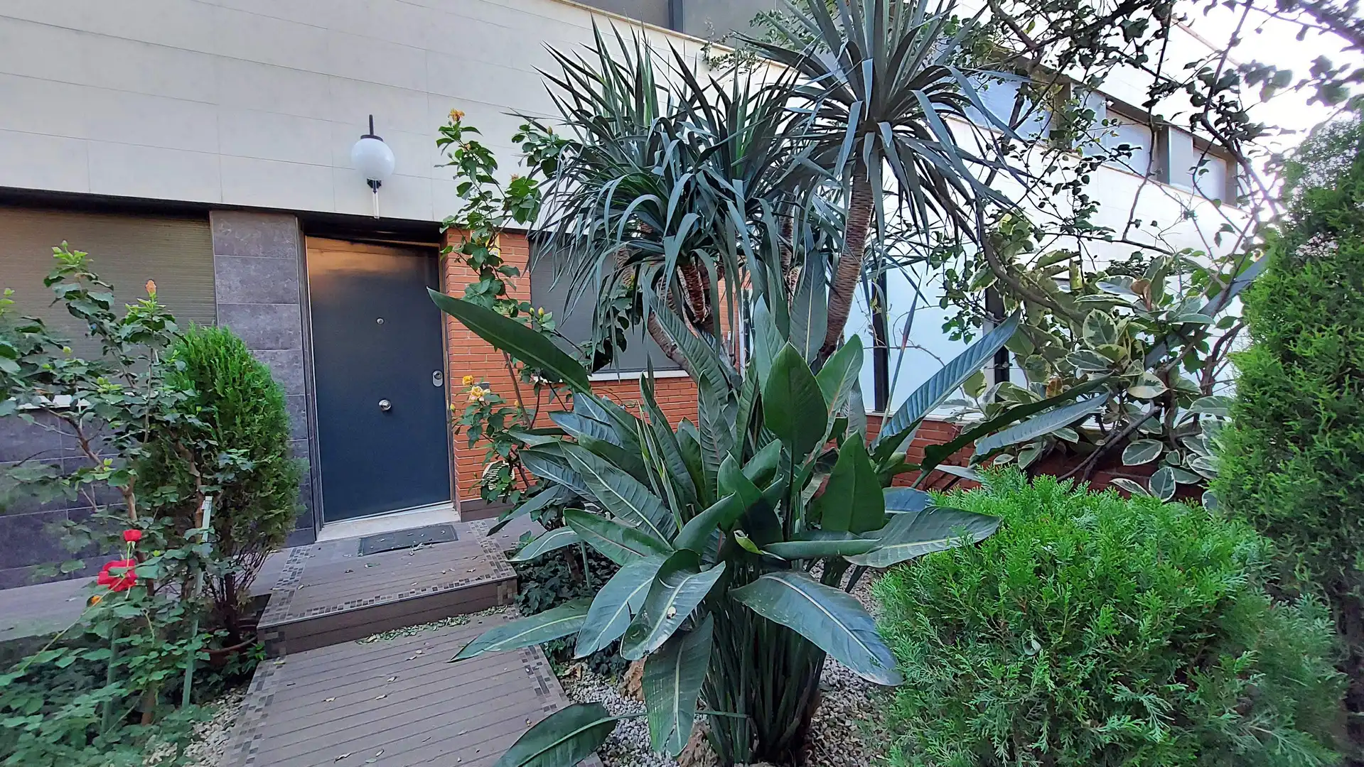 Vista exterior de Casa adosada en venta en Salou con Aire acondicionado, Calefacción y Jardín privado