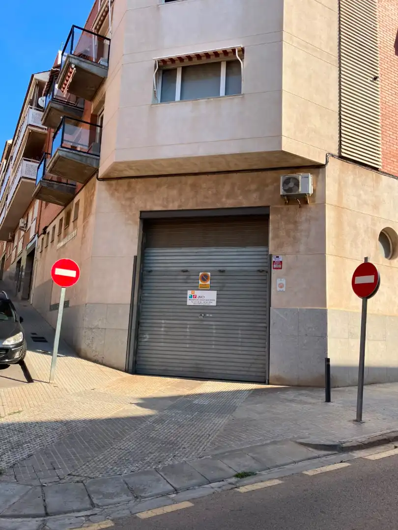 Aparcament de Nau industrial en venda en Viladecans