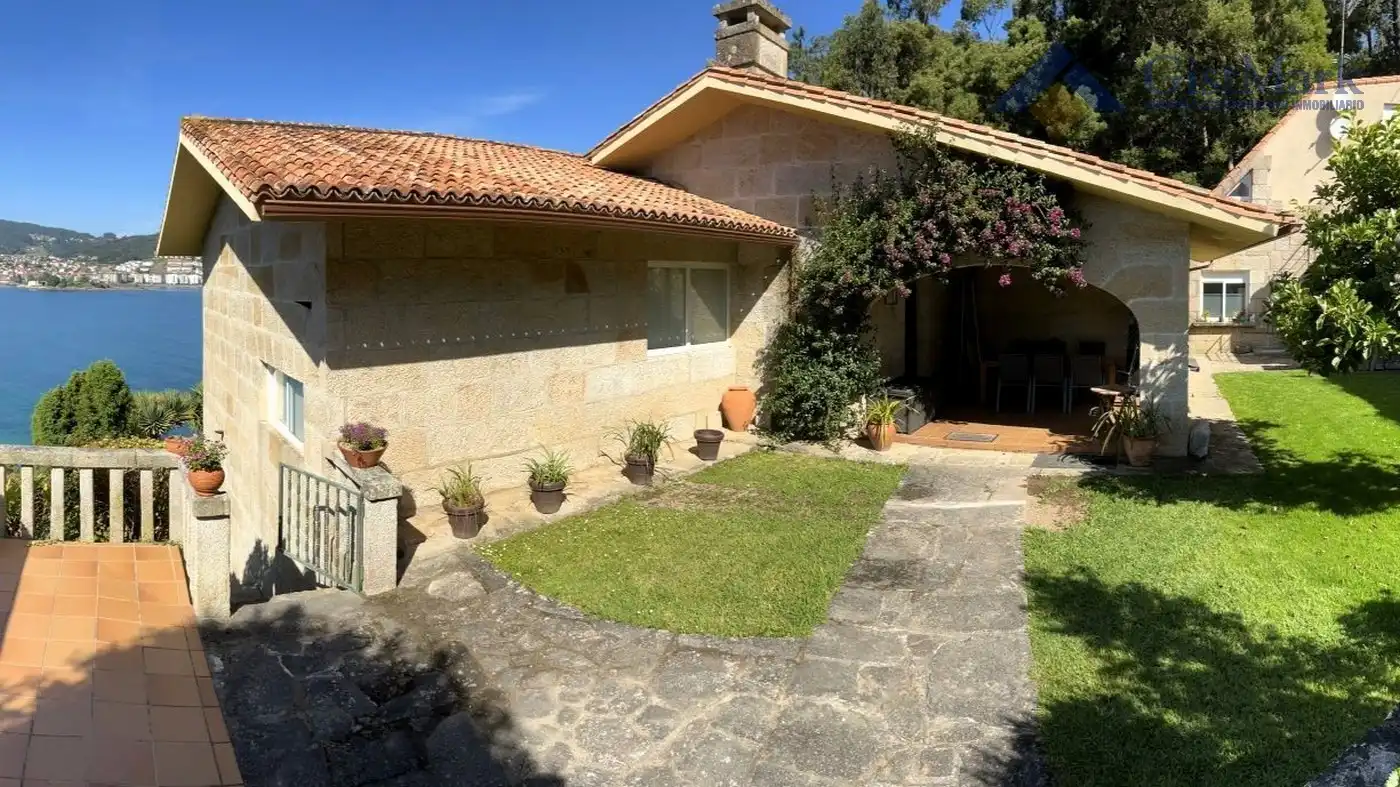 Vista exterior de Casa o chalet en venta en Nigrán con Calefacción, Jardín privado y Terraza